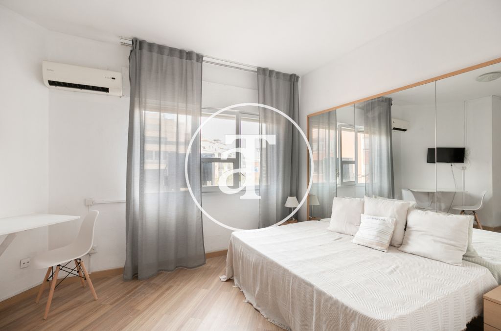 Studio à louer pour une courte durée, à deux pas de la gare de Sants 2