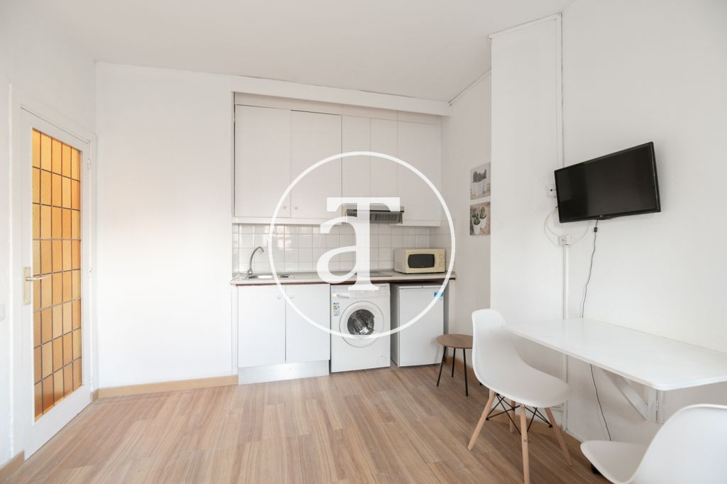 Studio à louer pour une courte durée, à deux pas de la gare de Sants 7