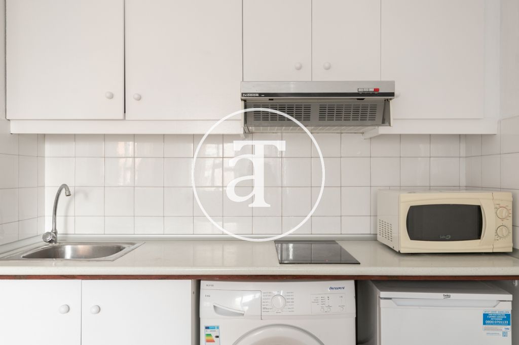 Studio à louer pour une courte durée, à deux pas de la gare de Sants 5