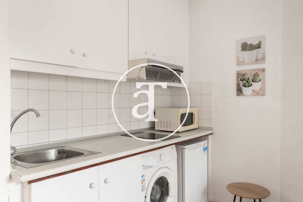 Studio à louer pour une courte durée, à deux pas de la gare de Sants 4