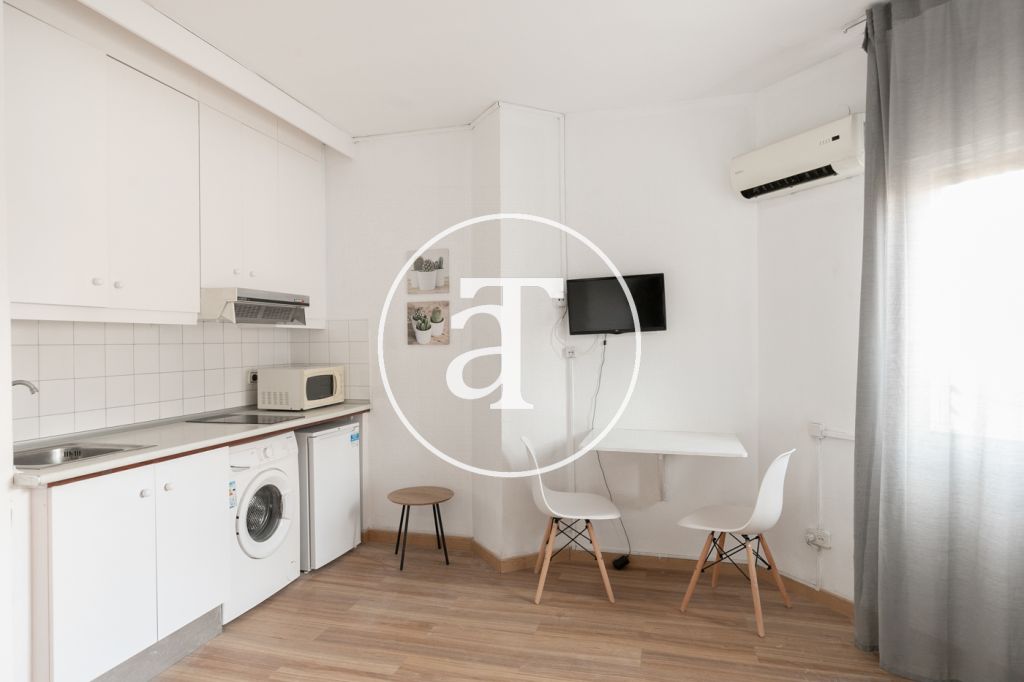 Studio à louer pour une courte durée, à deux pas de la gare de Sants 8