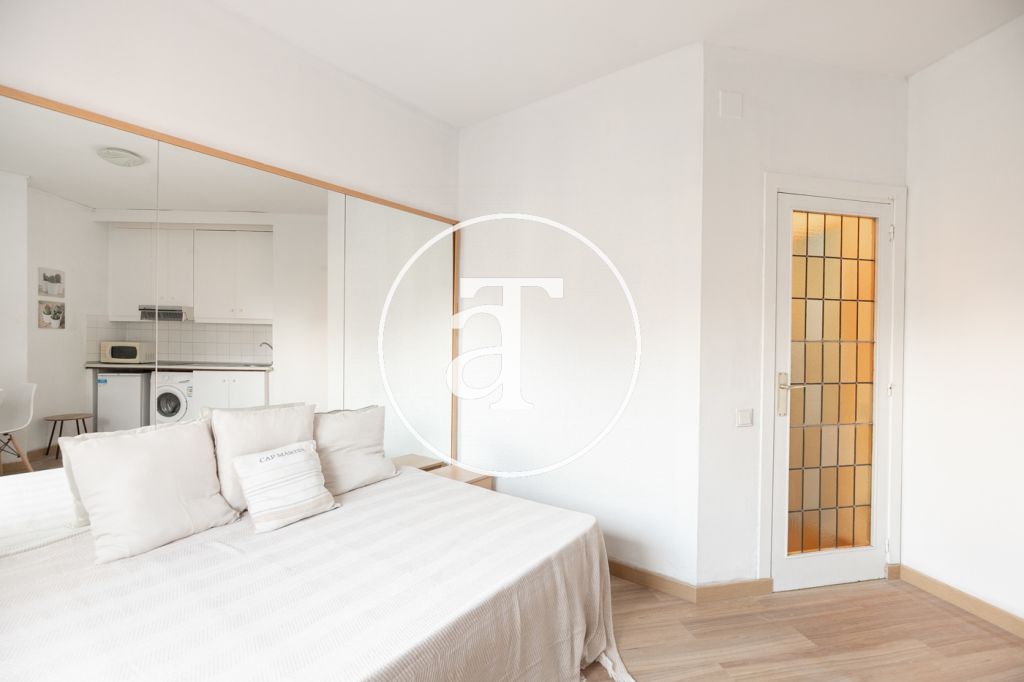 Studio à louer pour une courte durée, à deux pas de la gare de Sants 3