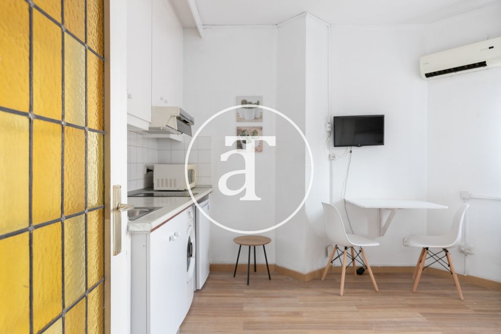 Studio à louer pour une courte durée, à deux pas de la gare de Sants 14