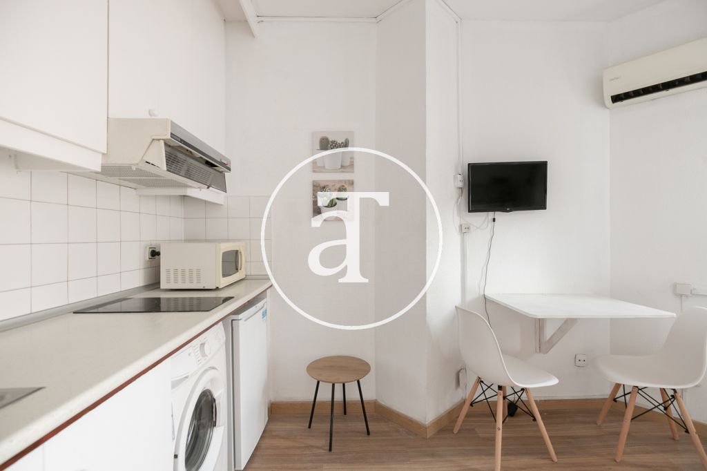 Studio à louer pour une courte durée, à deux pas de la gare de Sants 9