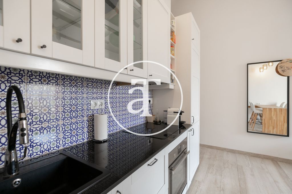 Monthly rental apartment with 2 bedrooms and terrace in Sants 11
