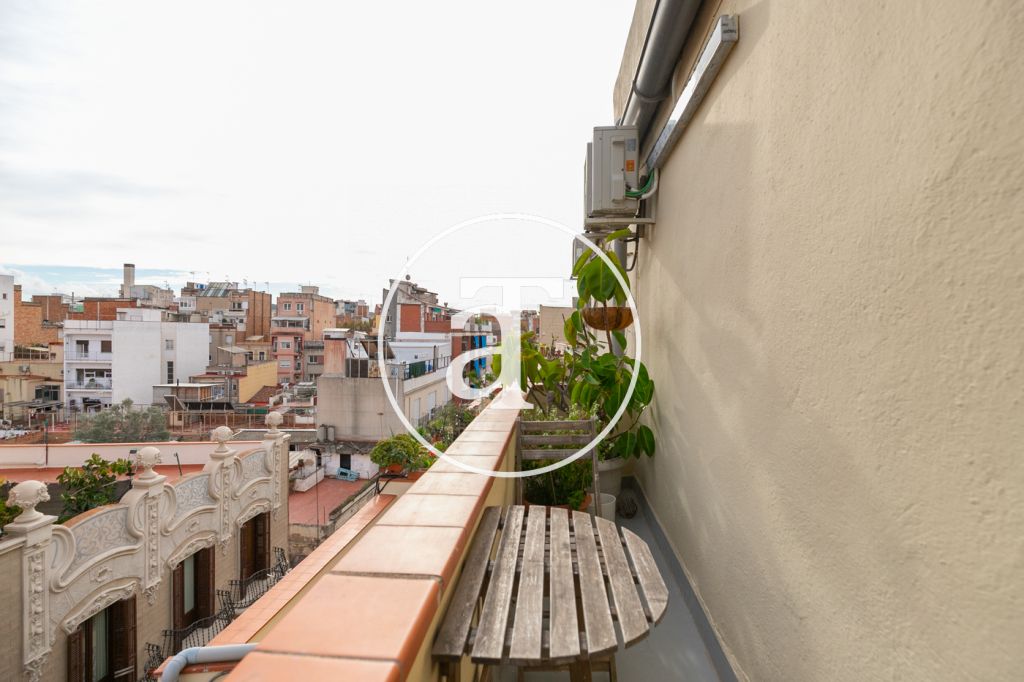 Monthly rental apartment with 2 bedrooms and terrace in Sants 12