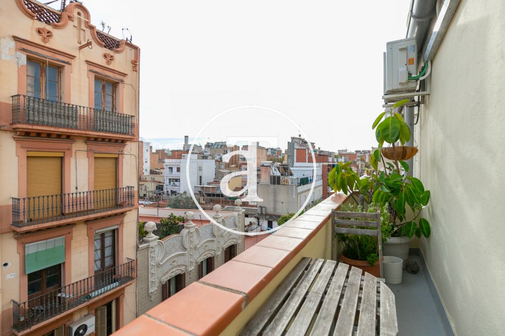 Monthly rental apartment with 2 bedrooms and terrace in Sants 13