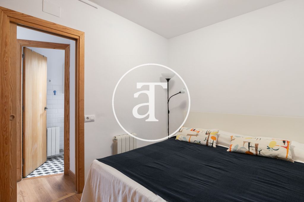 Monthly rental apartment with 2 bedrooms in Poble-sec 21