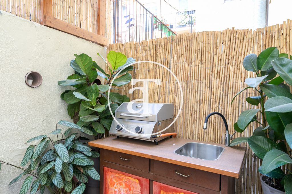 Monthly rental design apartment with 2 bedrooms and terrace steps from Passeig Sant Joan and Arc de Triomf 5