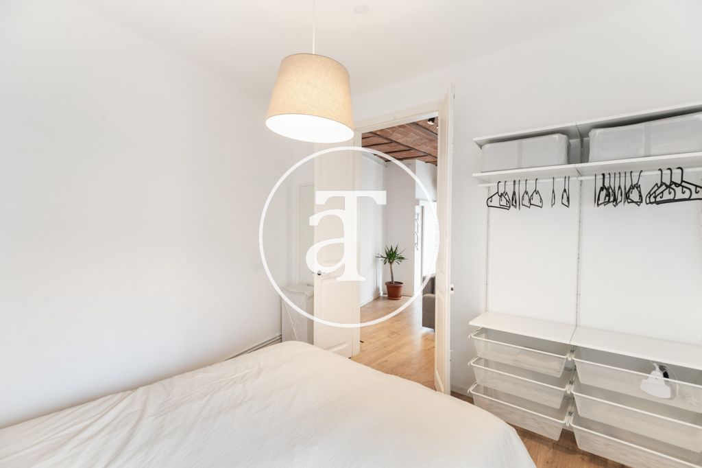 Monthly rental apartment with 1 bedroom with amazing terrace in the center of Barcelona 19