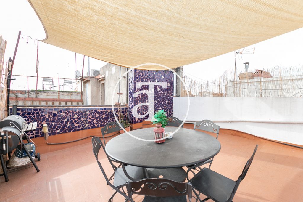 Monthly rental apartment with 1 bedroom with amazing terrace in the center of Barcelona