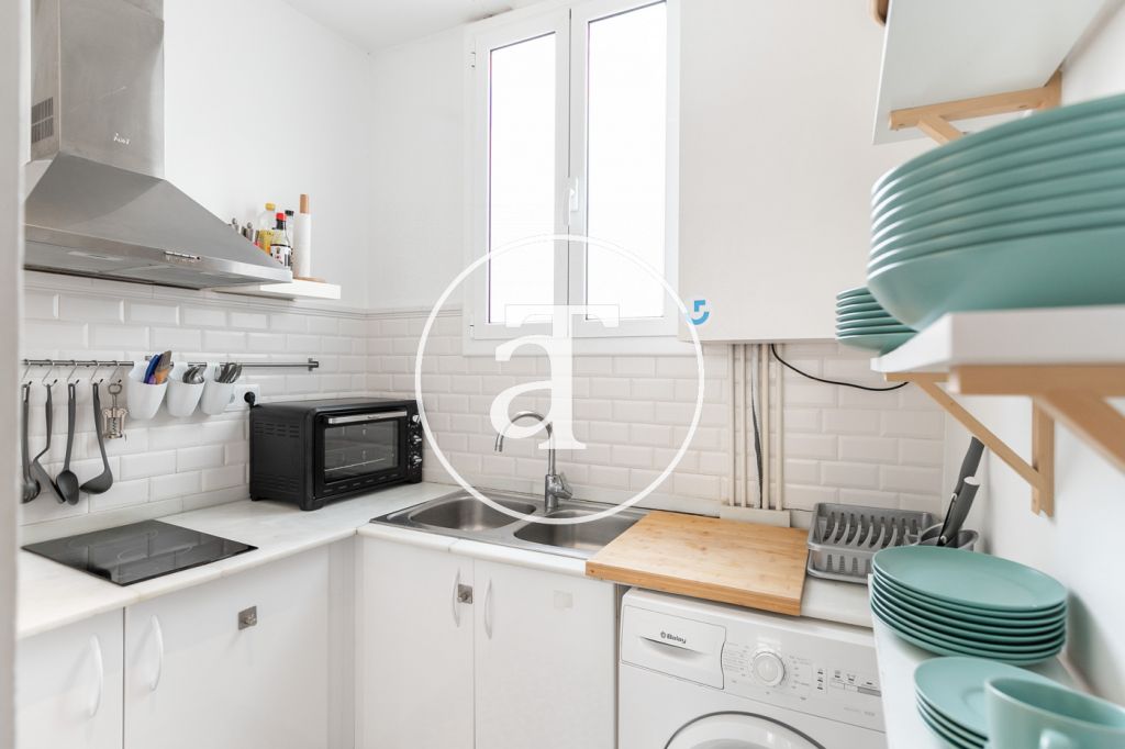 Monthly rental apartment with 1 bedroom with amazing terrace in the center of Barcelona 13