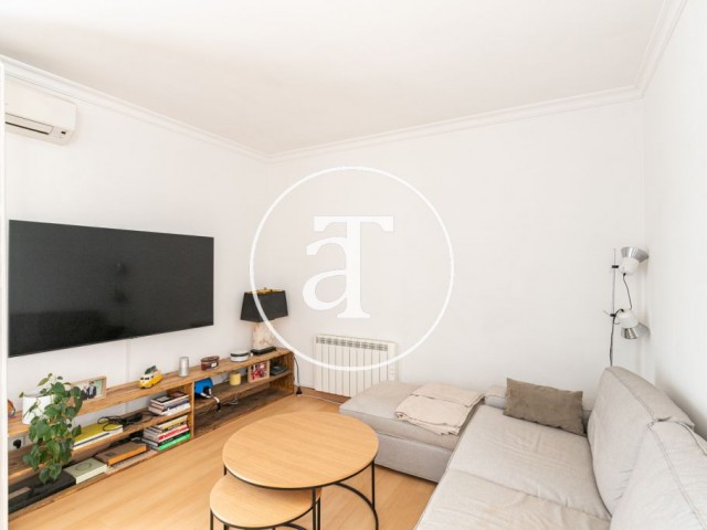 Monthly rental apartment with 1 bedroom and terrace close to the station Joanic.