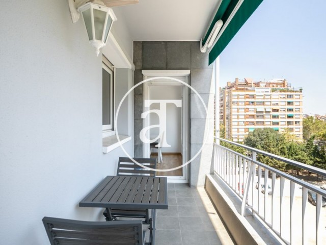 Monthly rental apartment with 2 bedrooms, studio and terrace next to L