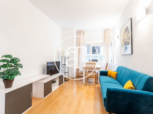 Monthly rental apartment with 2 bedrooms and studio in Gracia.