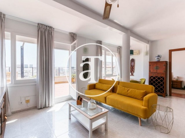 Monthly rental penthouse with 1 bedroom and terrace in El Clot.