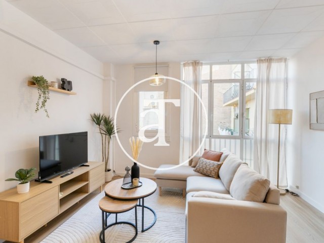 Monthly rental apartment with 3 double bedrooms in Eixample