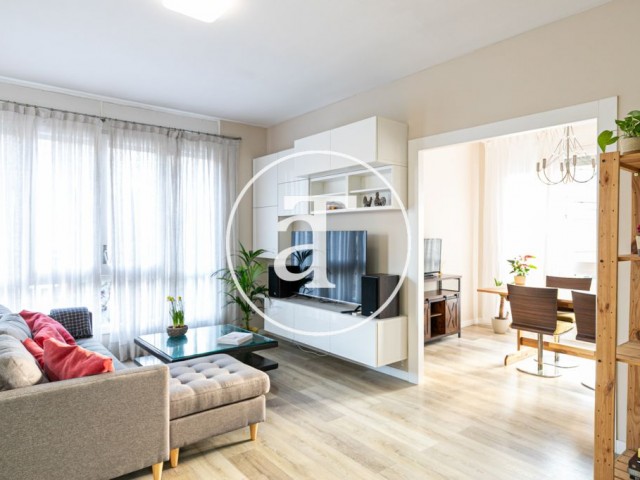 Appartement de 3 chambres avec balcon et terrasse en location temporaire à Les Corts