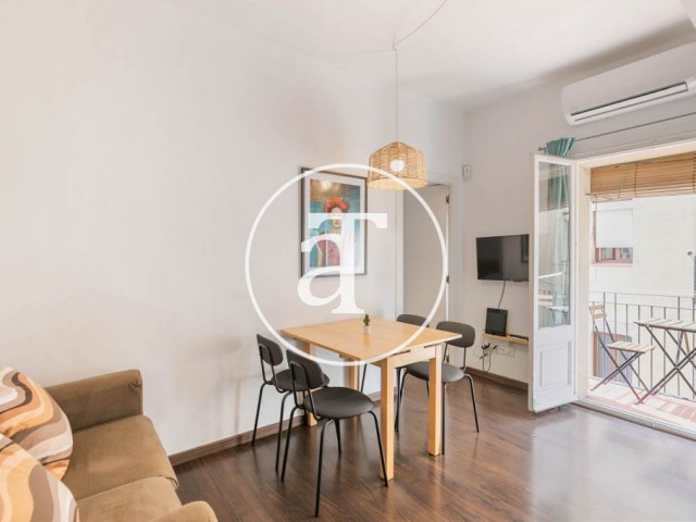 Monthly rental apartment with 2 bedrooms and balcony in Barceloneta