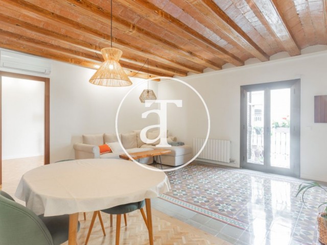 Monthly rental apartment with 2 bedrooms, 2 bathrooms, with studio and 2 balconies in Ciutat Vella