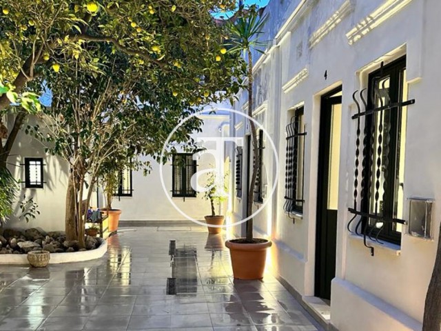 Monthly rental house with  2 bedrooms and terrace a few steps from Parc Güell