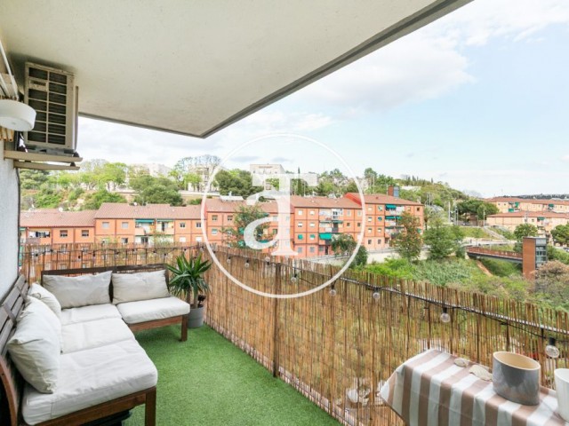 Monthly rental apartment with 2 bedrooms and studio with terrace overlooking the mountain in Montjuic