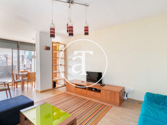 1 bedroom, 1 bathroom penthouse for short-term rent in Eixample with terrace