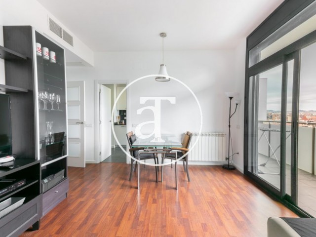 Monthly rental apartment with 3 double bedrooms and terrace in Hospitalet de Llobregat